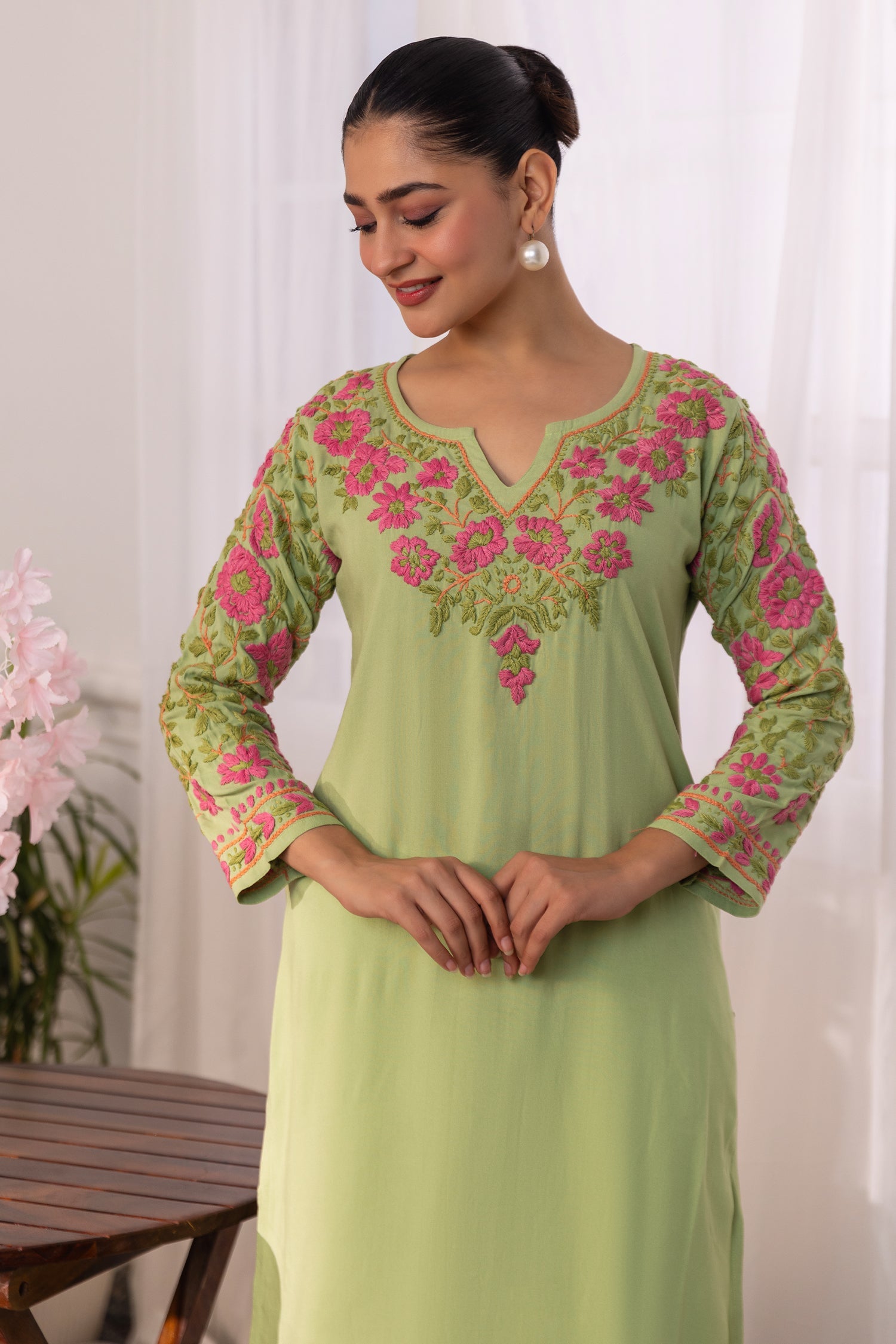 Chetna jain In Rayon Chikankari Long Kurta – Pista Green