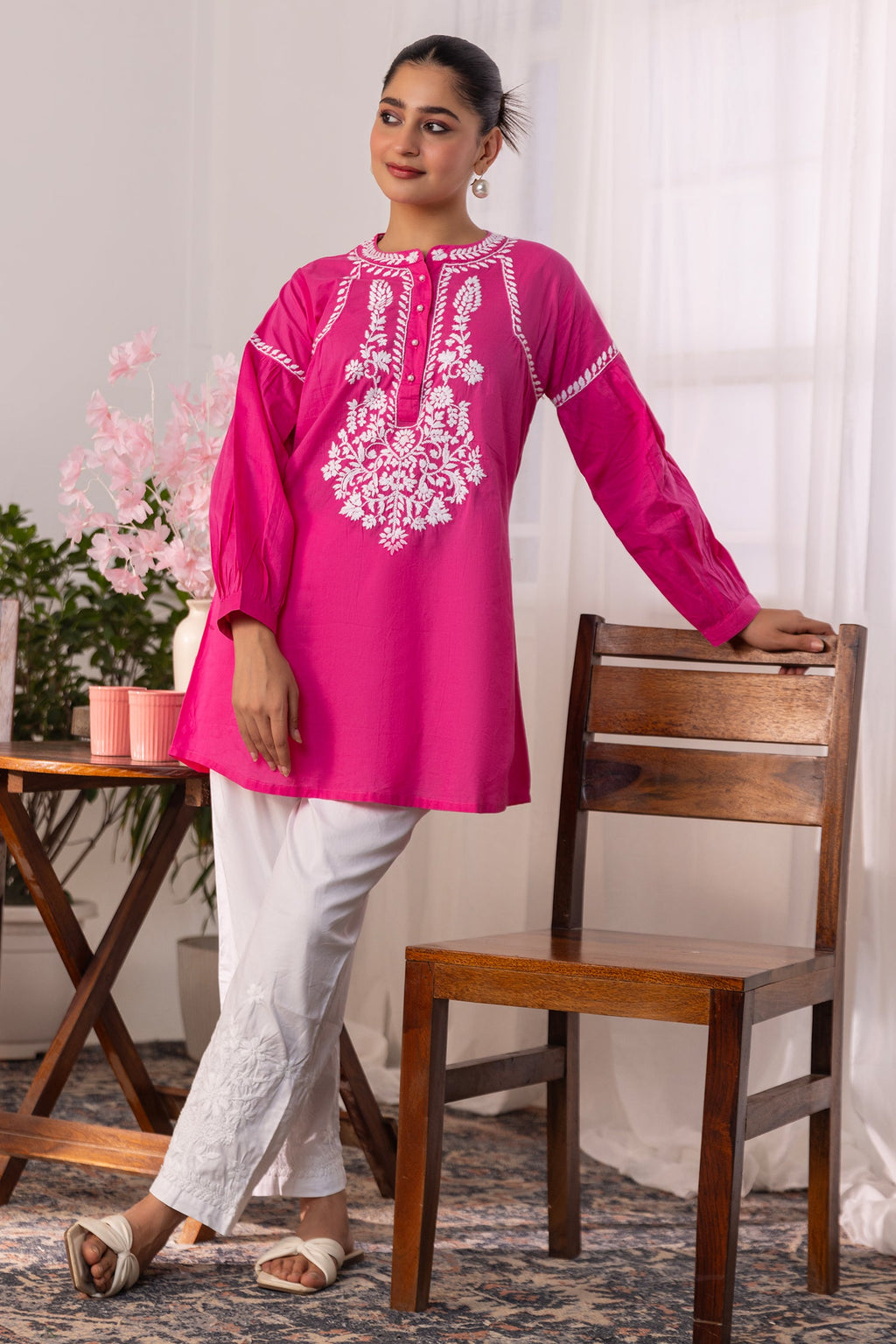 Evneet In Cotton Chikankari Short Kurta - Pink