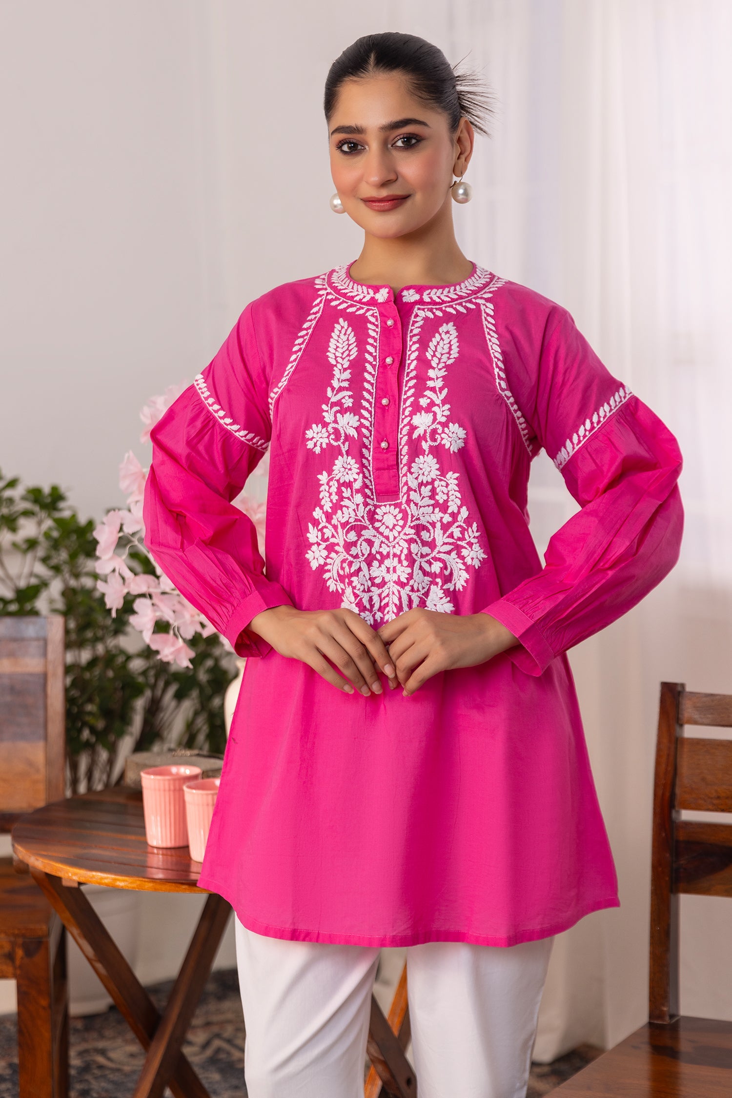 Evneet In Cotton Chikankari Short Kurta - Pink