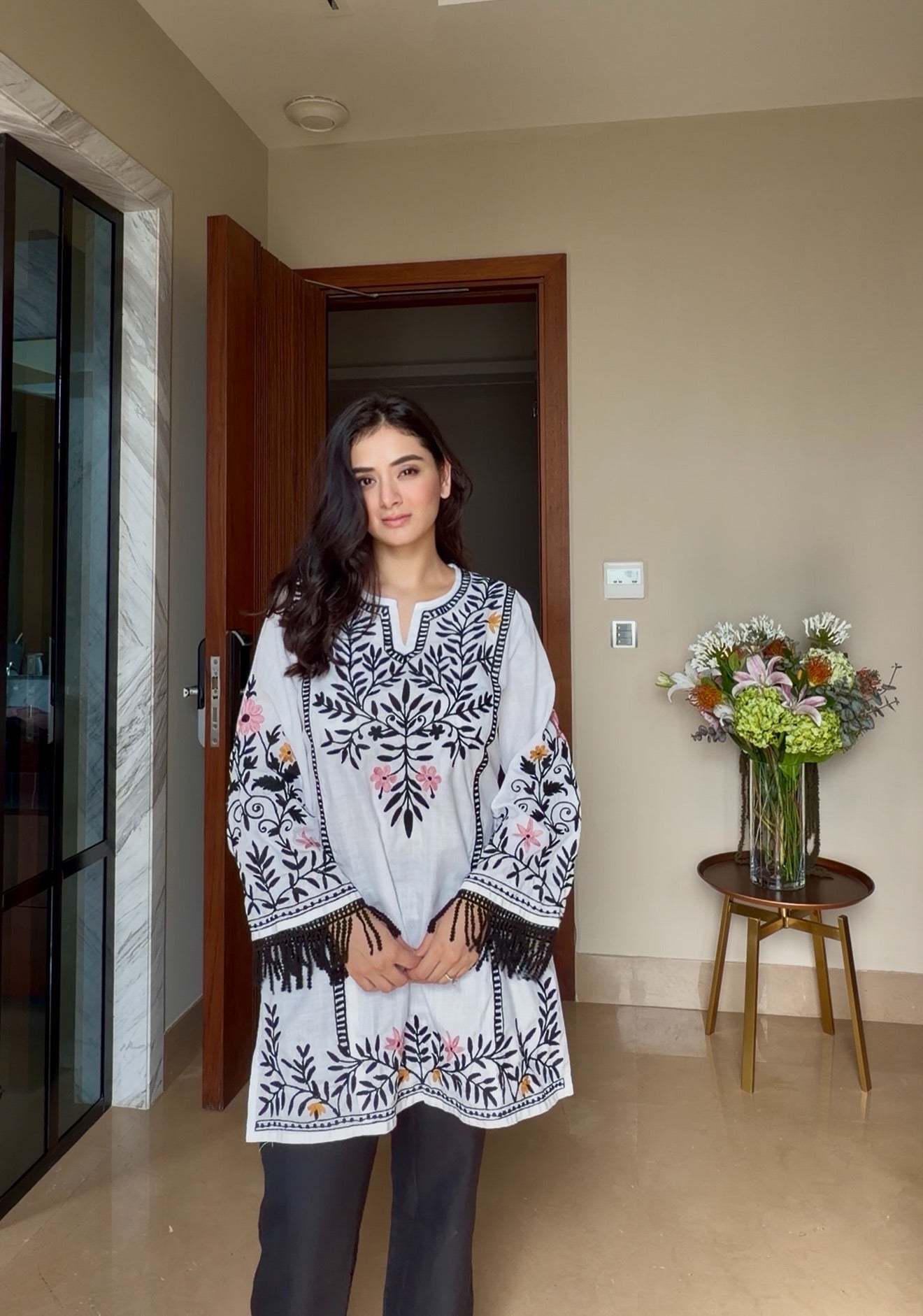 Evneet in Cotton Kashmiri Aari Embroidered Kurta- White With Black